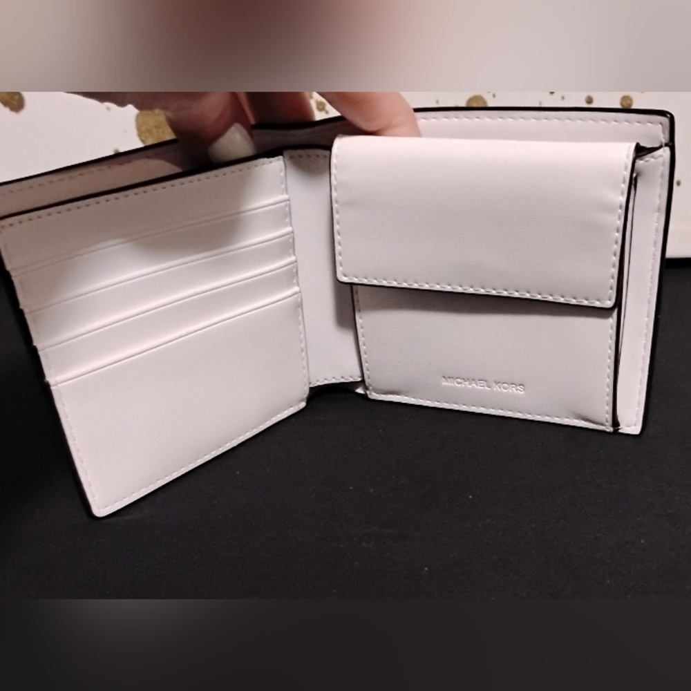 MK Men's Double Billfold Green, Silver, And White Wallet BNWOT - Picture 3 of 6